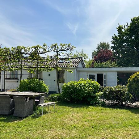 Tiny House In Tuin Van De Statige Villa Mariahof 도르드레흐트 외부 사진