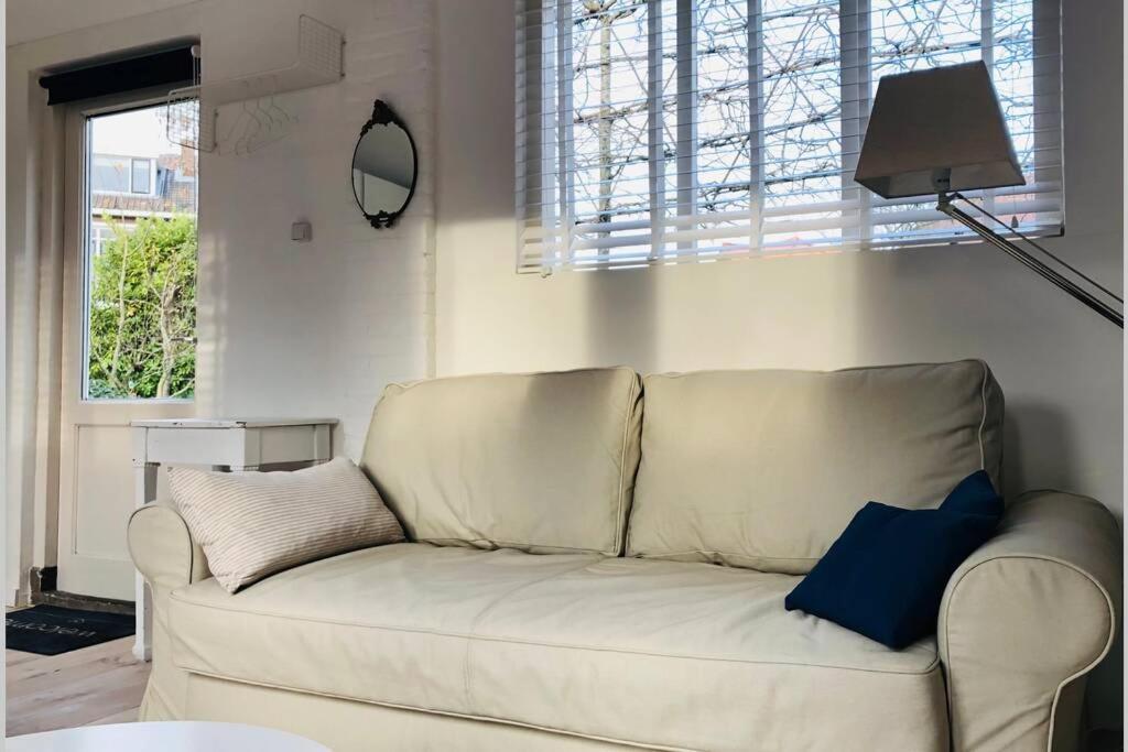 Tiny House In Tuin Van De Statige Villa Mariahof 도르드레흐트 외부 사진