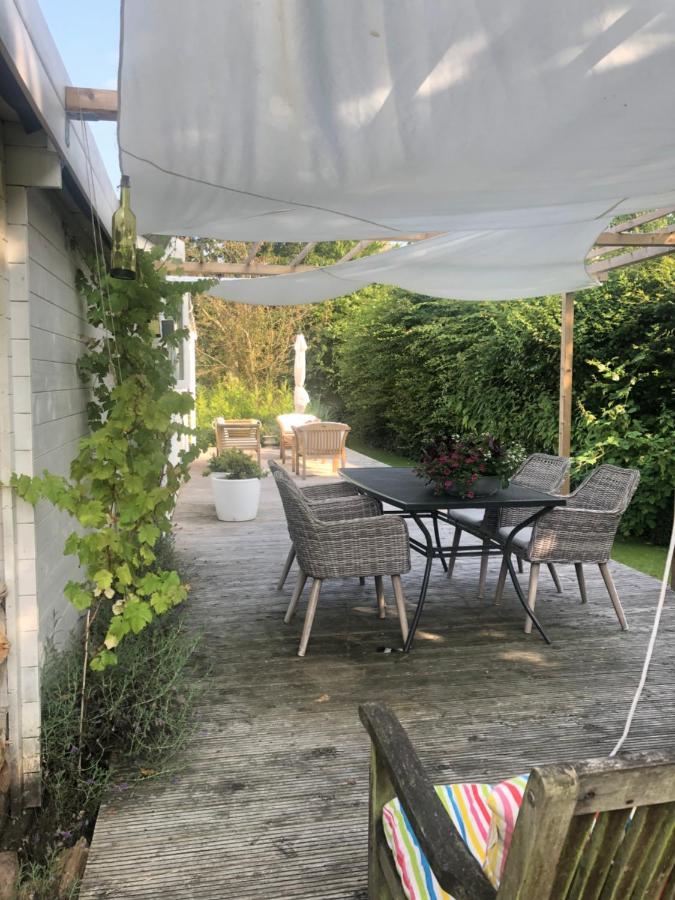 Tiny House In Tuin Van De Statige Villa Mariahof 도르드레흐트 외부 사진