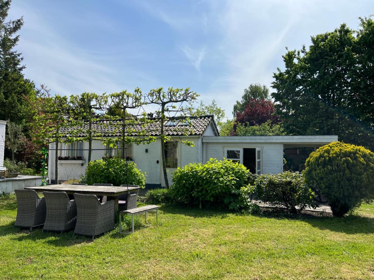 Tiny House In Tuin Van De Statige Villa Mariahof 도르드레흐트 외부 사진